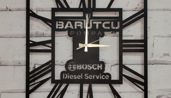 Kare Şeklinde Roma Rakamlı Metal Duvar Saati