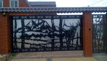 Geyik Desenli Lazer Kesim Garaj Kapısı