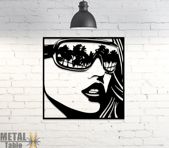 Gözlüklü Kadın Surat Lazer Kesim Metal Tablo